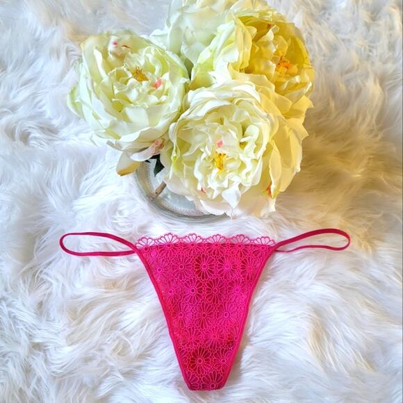 Bundle Victoria's Secret Very Sexy Bra, 34D Lace Padded Push-Up, VString Pink - Picture 11 of 14